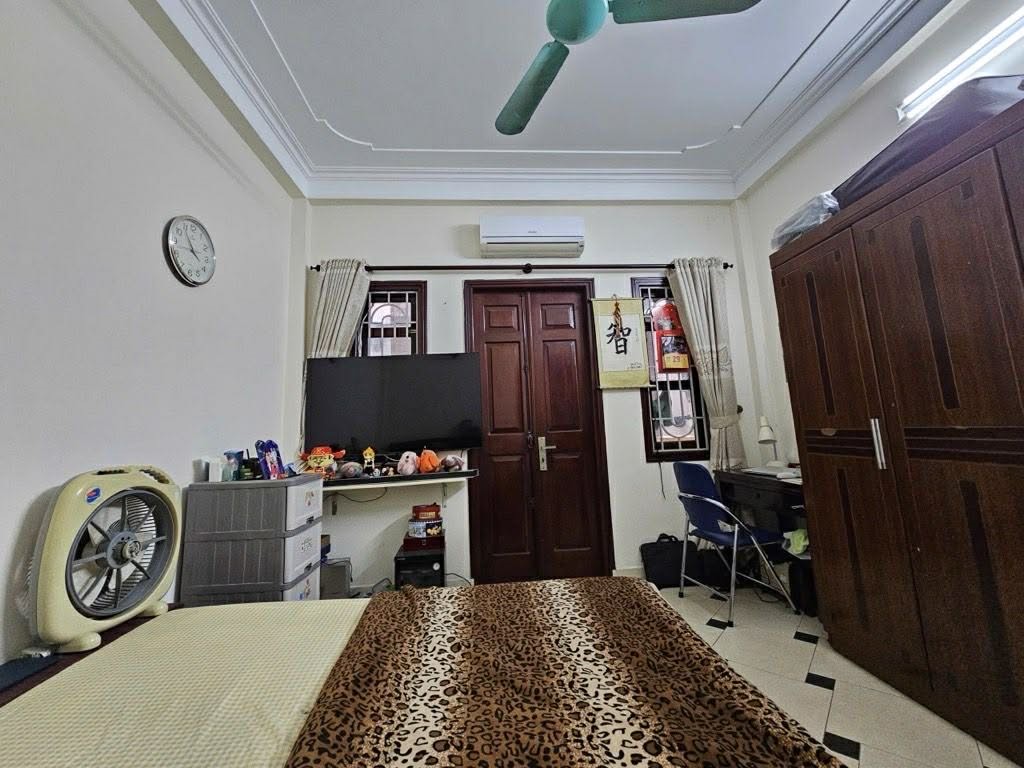 B.Á.N NHÀ PHỐ XÃ ĐÀN 32m2 x 6T_CÁCH PHỐ & Ô TÔ 15m_NGÕ TO_KINH DOANH_hơn 8 tỷ